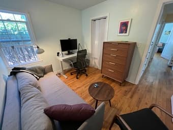 One-Bedroom Available (in a 3/bd-2bath house) 3