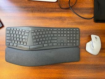 Logitech Ergonomic Keyboard (Like New) 2