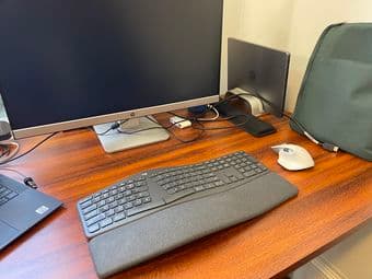 Logitech Ergonomic Keyboard (Like New) 3