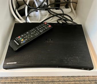 Samsung Blu-ray & DVD Player 1