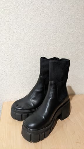 Steve Madden boots 1