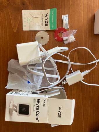 Indoor/outdoor security camera (Wyze Cam v3) + microSD card 2