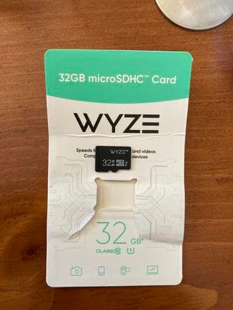 Indoor/outdoor security camera (Wyze Cam v3) + microSD card 3