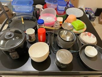 Kitchen Items (rice cooker, non-stick pan, baking tray, bowls, mugs) 1