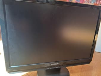 Samsung 220wm SyncMaster monitor 2
