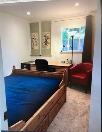 A furnished blight room for renting 6/20/2023-7/31/2023 4