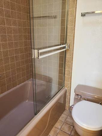 Private bed+bath available in sunny downtown unit 4