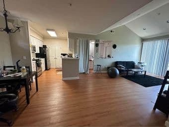 Master bedroom + bathroom available in 2b/2b Apartment (Palo Alto) 3
