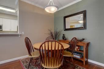 $1,200 / 450ft2 - A Beautiful and Neat 1 Bed Room 高档 Condo (palo alto) 4