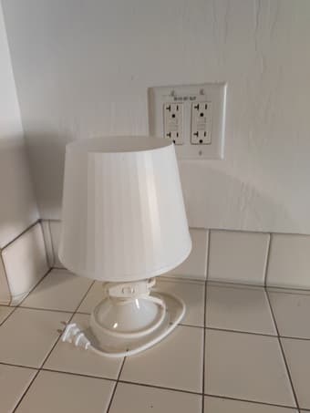 Two lamps: bedside lamp and desk lamp + free 5 LED bulbs 1