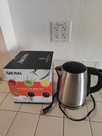Toaster, Coffee Maker, and Electric Kettle - Must have! 3