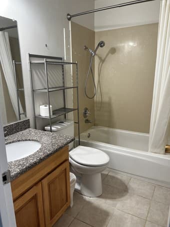 Female Roommate for Private Unfurnished 1Bedroom1Bathroom in MW 4