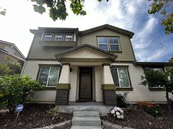 Belle Haven 4 bed/3 bath home 4 miles from campus 1