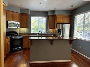 Belle Haven 4 bed/3 bath home 4 miles from campus 3