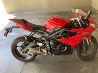2015 Triumph Daytona 675 w ABS and quick shifter 2