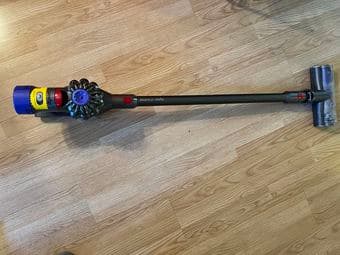 Dyson V7 animal cordless 1