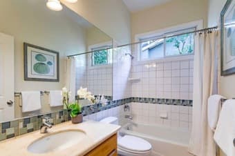 Looking for roommate (ideally a couple) for house 1 block Stanford 4