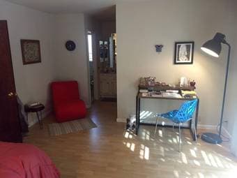 Master Bedroom Available in Palo Alto 2 miles from campus 1