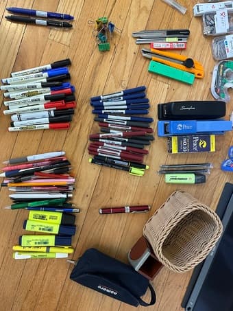 Moving sales (School supplies and various...) 1