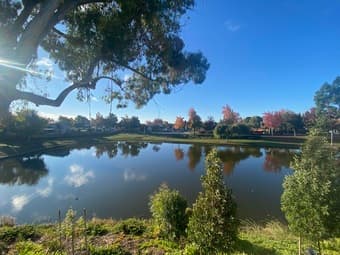 4.5 bedrooms lake house with stunning view for rent 2