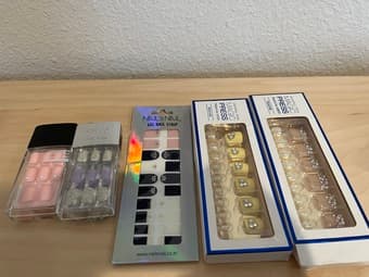 Press-on Gel Manicure / Pedicure 1