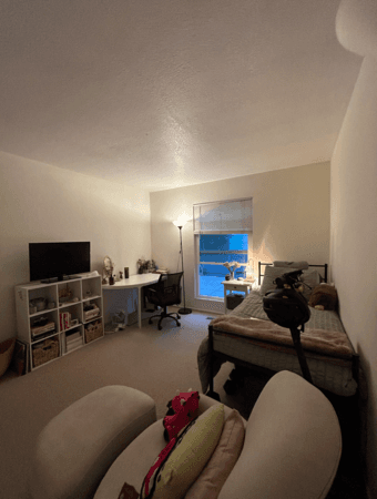 Private bedroom in an apartment near DT Mountain View (female only) 1