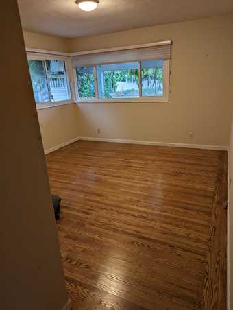 1 Bedroom, Private Bathroom in 4 Bed/3Bath House 1