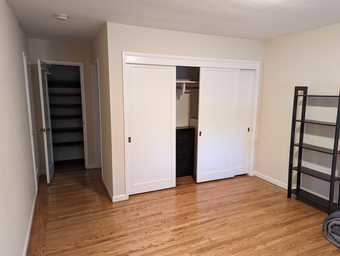 1 Bedroom, Private Bathroom in 4 Bed/3Bath House 2