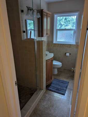 1 Bedroom, Private Bathroom in 4 Bed/3Bath House 3