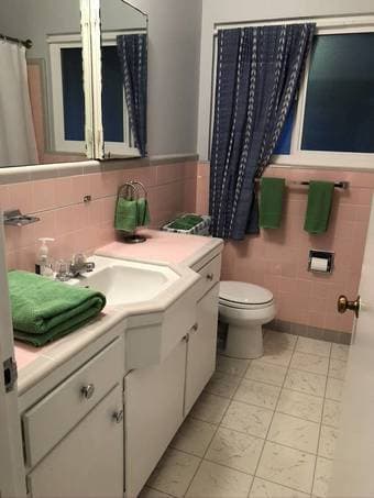 Available: Furnished Room+ Private bath, Willow-Waverley (Menlo Park) 3