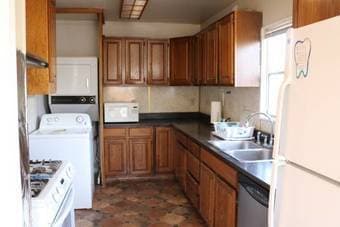 $950 private furnished room in 4br/1BA Menlo Park for rent from 7/24 2