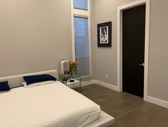 Master bedroom and private bath in furnished luxury house in Palo Alto 2