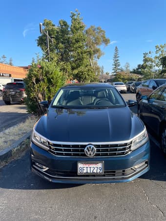 2018 Volkswagen Passat SE 2.0L in Excellent Condition 1