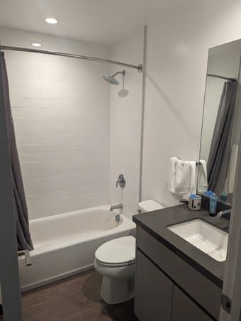 1bd/1ba in 2bd/2ba in Menlo Park, Next to Safeway, Laundry In-Unit! 3