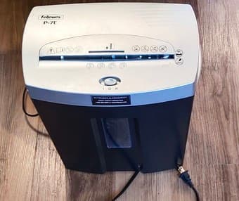 Fellowes Powershred cross-cut paper card shredder 1