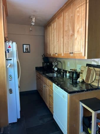 Studio in Menlo Park, The Willows 3