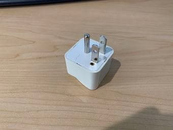 Universal Adapter, US plug adapter 1