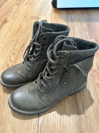 Women boots 1