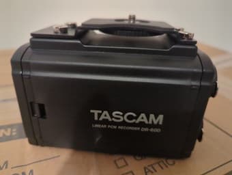 Tascam DR-60D recorder 1