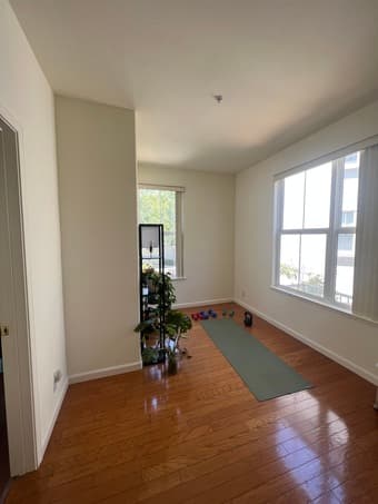 Sunny bedroom and bathroom available Sept (flexible) 3