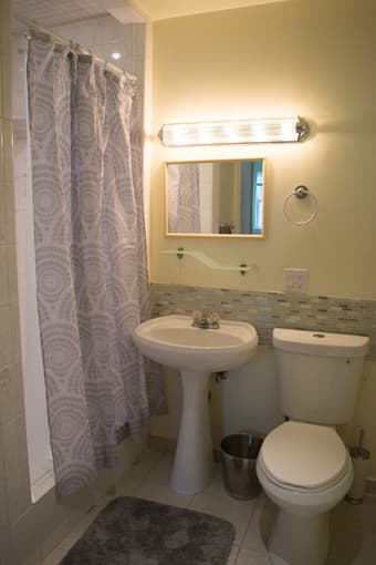 Sunny furnished 1 bdrm Cottage Oct 3 4