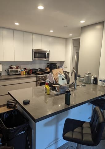 1bd/1ba in 2bd/2ba in Menlo Park, Next to Safeway, Laundry In-Unit! 4