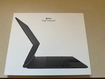 NEW MagicKeyboard iPad 12.9 Pro 1