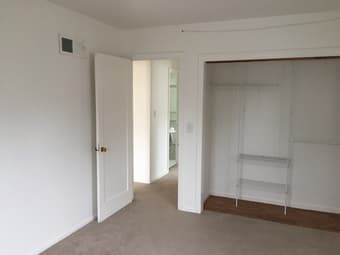 Looking for a short-term (up to 2 months) tenant for a 1b/1b apt locat 3