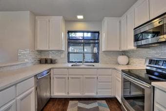 Rental house available -- 3bed and 2 bath in downtown Mountain View 2