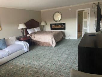 Studio available 5 min bike/15 min walk from Stanford 1