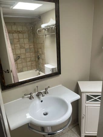 Studio available 5 min bike/15 min walk from Stanford 2