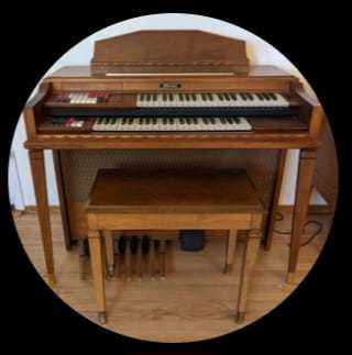 Thomas Electric Organ 1