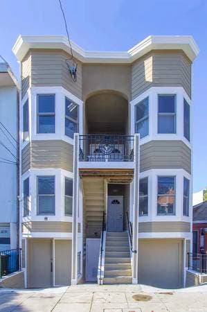 Massive master bedroom with en suite bathroom& deck (SF, Potrero Hill) 1