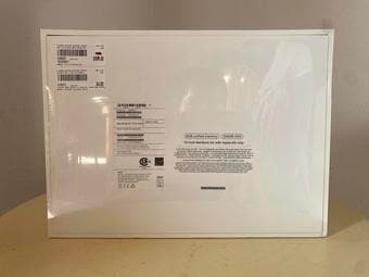 UNOPENED 13" Macbook Air M2 8GB 256GBSSD 2022 2